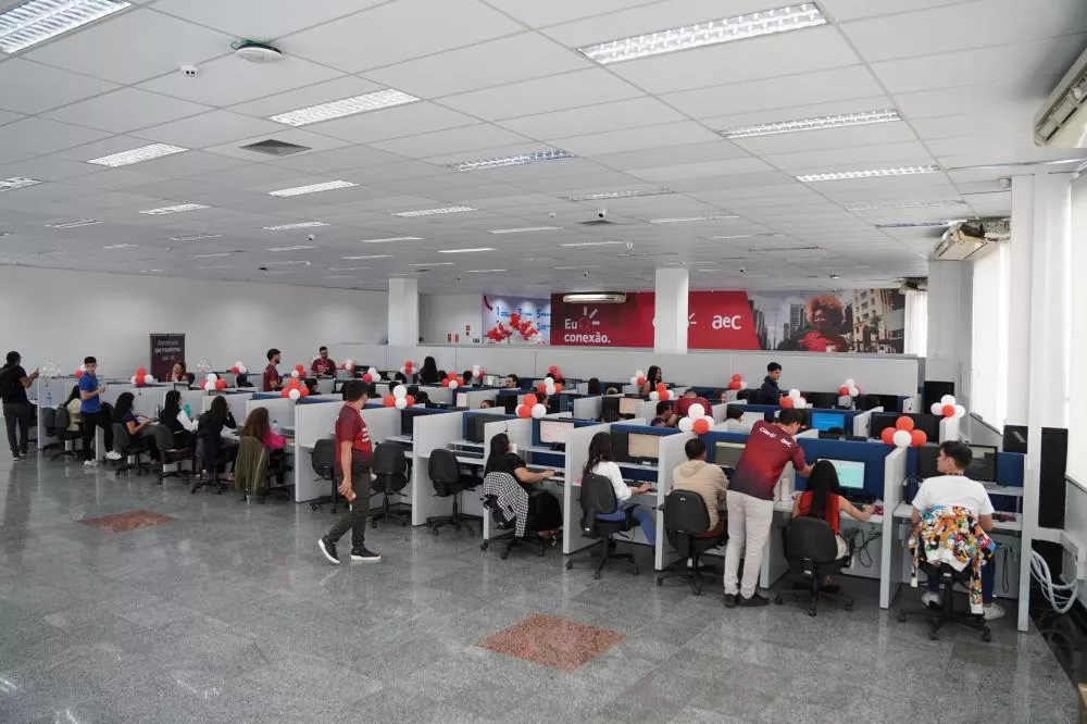 AeC abre novas oportunidades de emprego e promove mutirão de inscrições em Patos