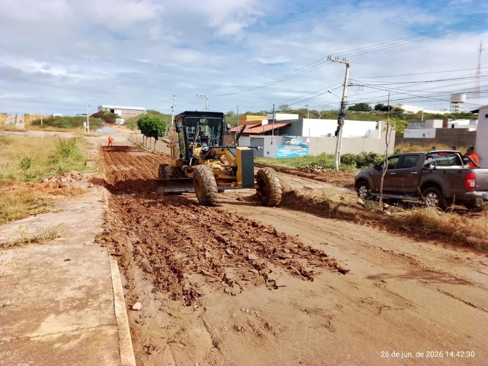 Prefeitura de Patos executa obras de modernização da Avenida Paraíba, no Bairro dos Estados