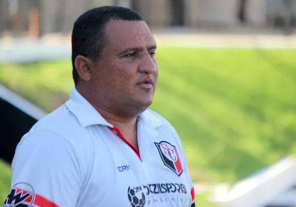 Esporte de Patos anuncia Higor César como novo técnico para sequência do Paraibano