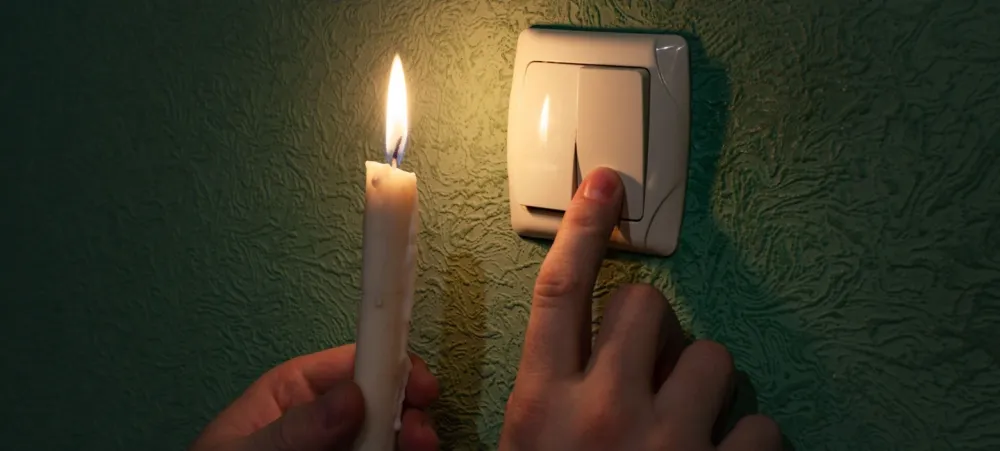 Queda e oscilação de energia deixam Patos e diversas cidades do Sertão da Paraíba sem luz durante a noite desta terça-feira (3); Energisa emite nota