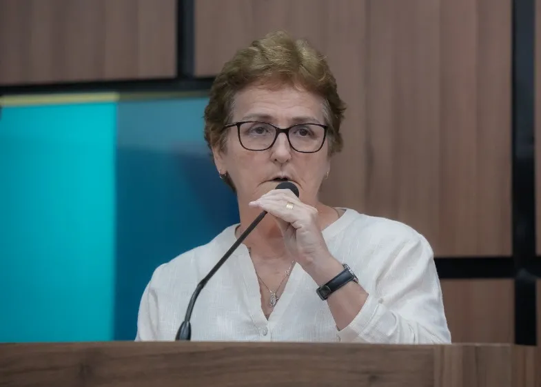 Professora da UFCG denuncia violência institucional em pronunciamento na Câmara de Patos