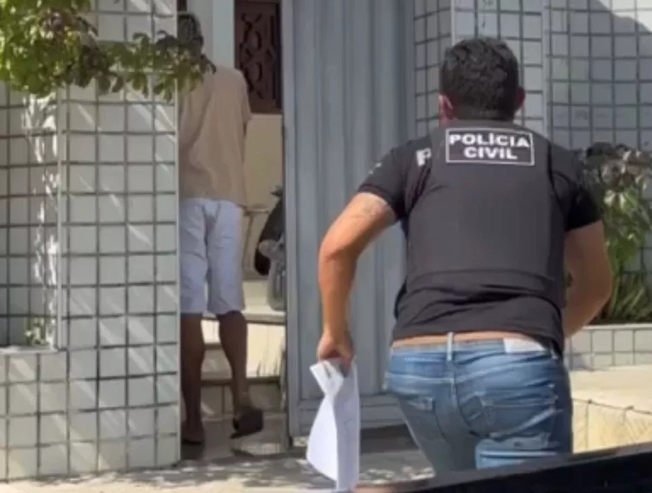 Homem é preso e indiciado por estupro de vulnerável em Coremas; mãe da vítima também também foi indiciada