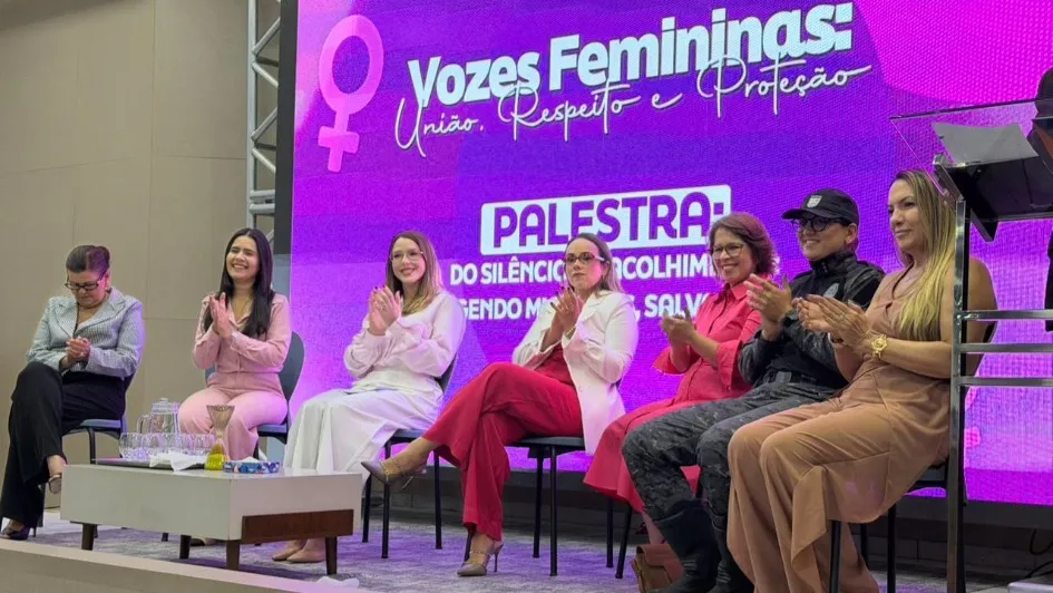 Câmara Municipal marca presença em evento “Vozes Femininas” e reforça compromisso com a proteção das mulheres em Patos