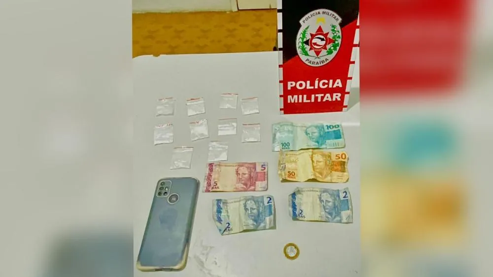 ROTAM prende suspeito de tráfico de drogas e apreende entorpecentes durante abordagem no bairro Noé Trajano, em Patos