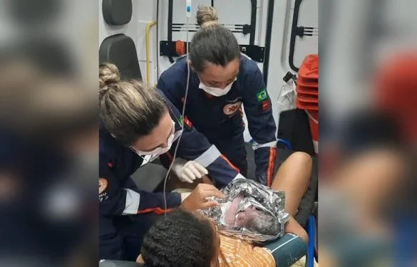 Bebê nasce dentro de ambulância do Samu durante trajeto no Sertão da Paraíba