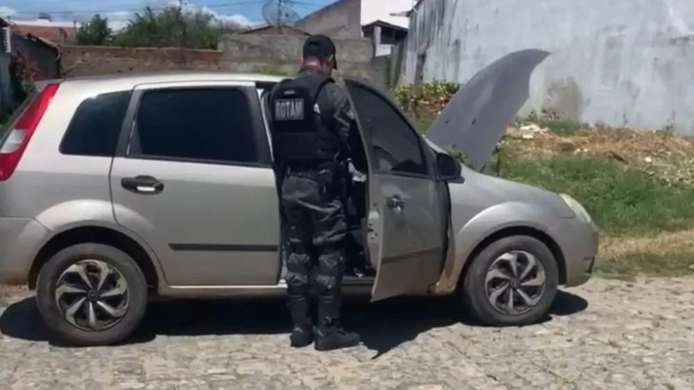ROTAM recupera no bairro Novo Horizonte veículo roubado em Mossoró com placas clonadas