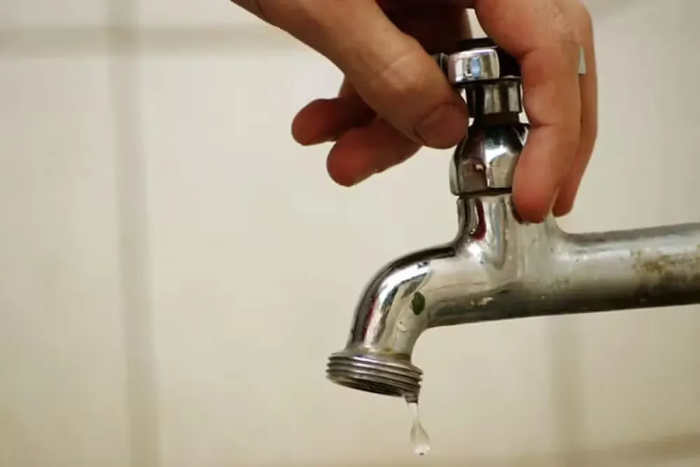 Falta de energia interrompe abastecimento de água em Patos e mais 11 cidades da região