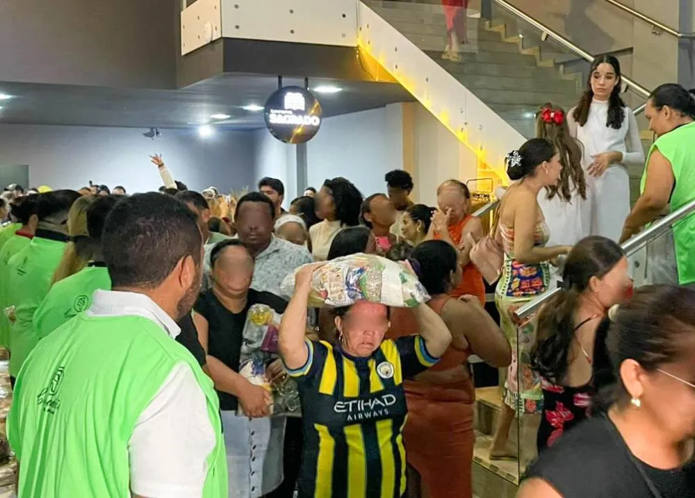 Igreja Anglicana Comunhão Patos distribui 230 cestas básicas
