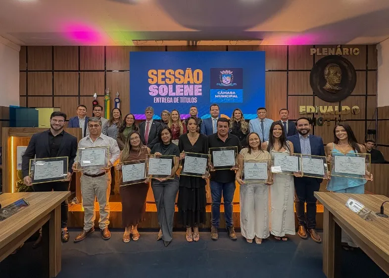 Câmara de Patos entrega títulos de cidadania a profissionais que contribuem para o desenvolvimento do município