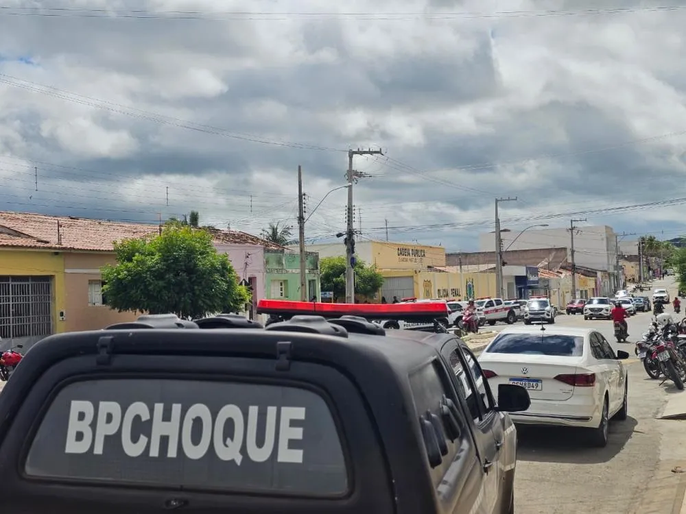 Presos ateiam fogo em colchões durante princípio de rebelião na Cadeia Pública de Conceição, no sertão