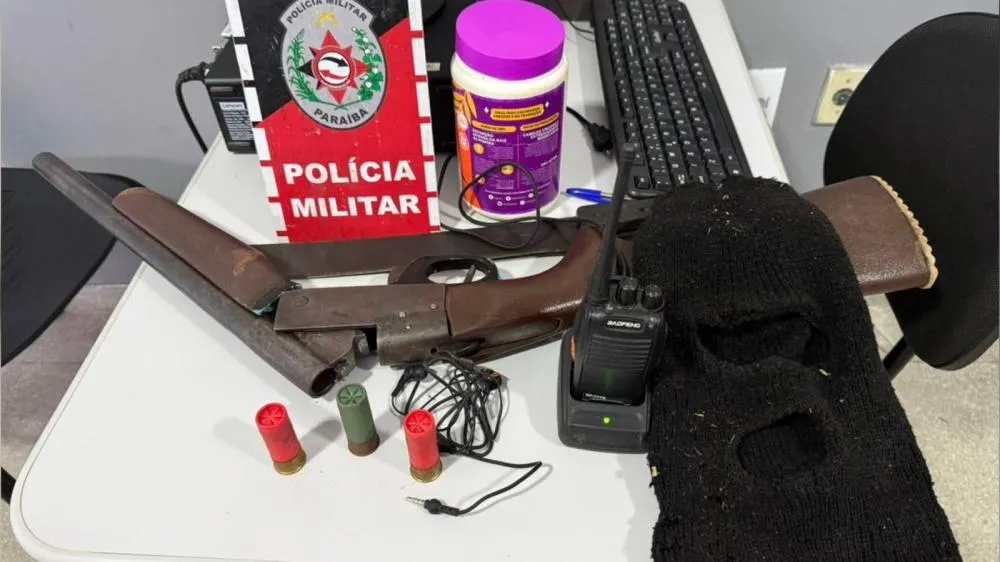 PM prende jovem por ameaça e apreende espingarda calibre 12 em Teixeira
