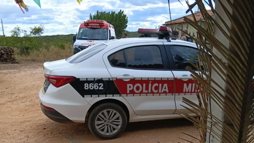 Briga entre dois homens termina com três feridos por arma branca em São José do Bonfim