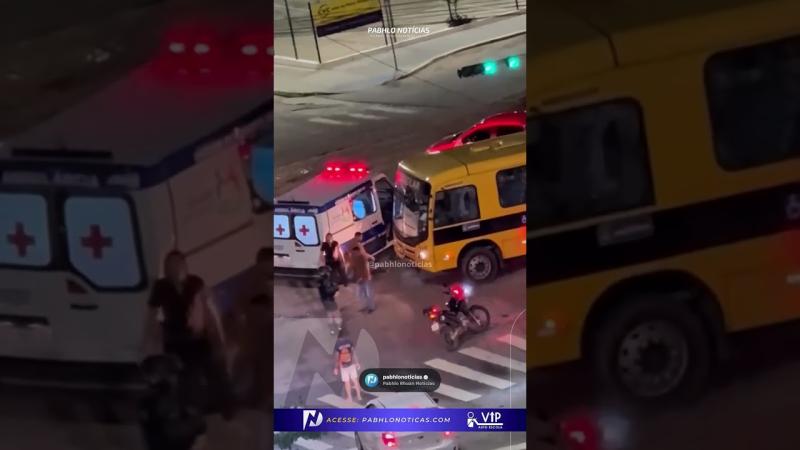 Acidente entre ambulância e ônibus escolar é registrado na noite desta terça-feira (12), em Patos